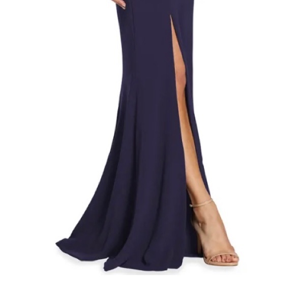 Dress The Population Sandra Plunging V Neck sleeveless Crepe Gown - Picture 2 of 5